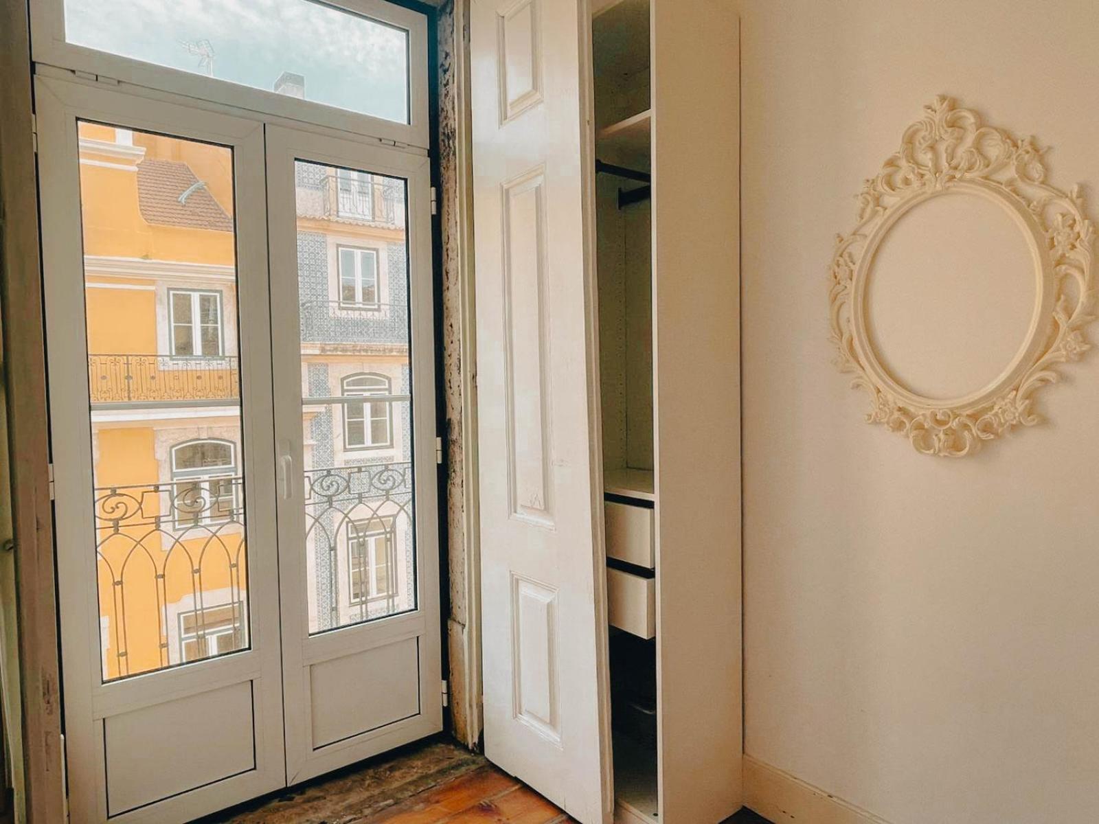 Baixa Pombalina - 4 Bedroom Apartment Лиссабон Экстерьер фото